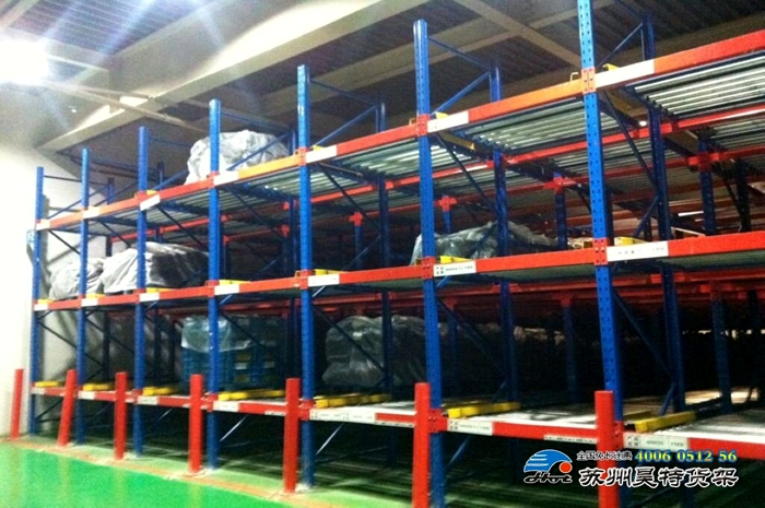 重力式货架在冷链仓库中的特殊应用与价值 